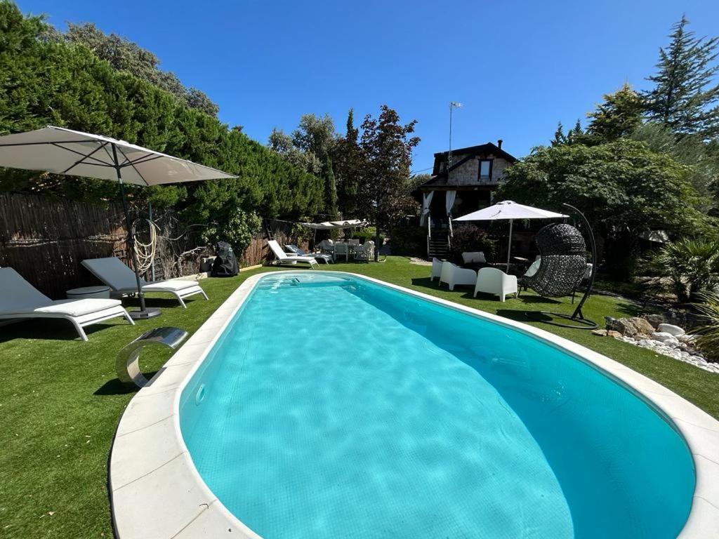 La Amapola Villa Valdemorillo ภายนอก รูปภาพ